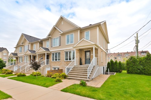 133 Rue Joseph-Bresse  Chambly, QC J3L 0W4