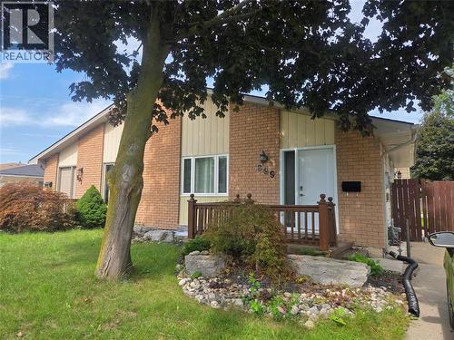 899 PRESTWICK CRESCENT Unit# RM#1 , Sarnia, Ontario N7S 4J6 1