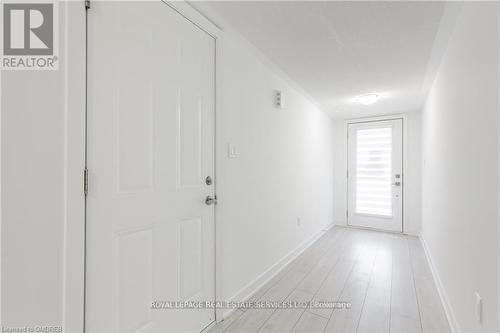 3047 CHERRY BLOSSOM , Burlington, Ontario L7M 2A9 3