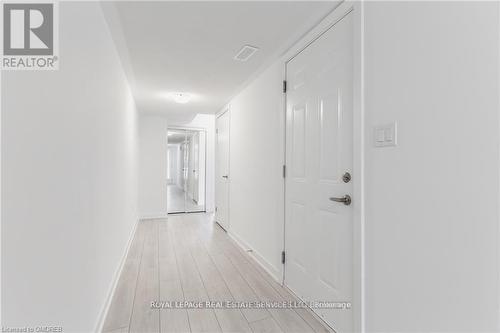 3047 CHERRY BLOSSOM , Burlington, Ontario L7M 2A9 4