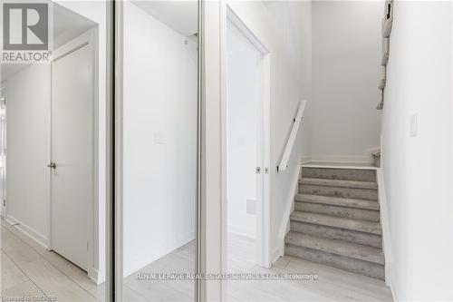3047 CHERRY BLOSSOM , Burlington, Ontario L7M 2A9 5