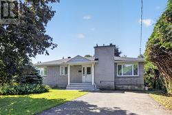 44 APPLEFORD STREET  Ottawa, ON K1J 6T8