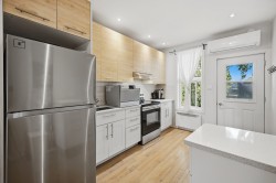 6561 Av. du Parc Montréal (Rosemont/La Petite-Patrie), QC H2V 4J1
