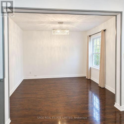 45 TURNBERRY AVENUE , Toronto, Ontario M6N 1P9 5