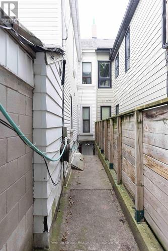 BSMT - 210 SHAW STREET , Toronto, Ontario M6J 2W8 3