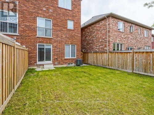 LOWER - 151 BOB YUILL DRIVE , Toronto, Ontario M9M 0B1 3
