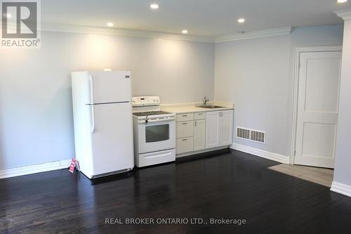 LOWER - 151 BOB YUILL DRIVE , Toronto, Ontario M9M 0B1 5