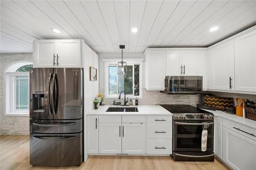 131 Stanway Ave, Mitchell, MB 