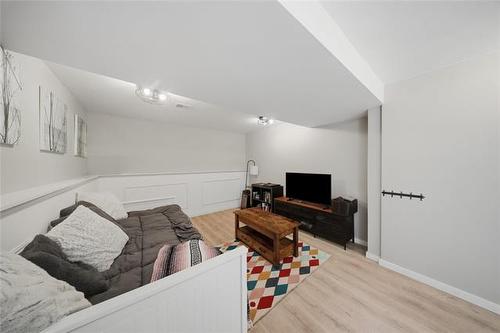 131 Stanway Ave, Mitchell, MB 