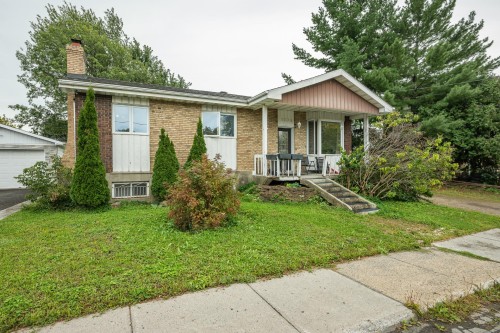 1270 Rue Godin  Longueuil (Saint-Hubert), QC J4T 1S7
