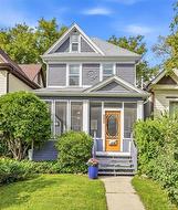 224 Chestnut ST  Winnipeg, MB R3G 1R7