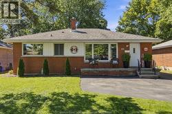 1035 RIVERDALE Windsor, ON N8S 4C5
