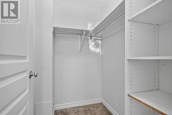Pr. Bedroom Walk-in closet - 