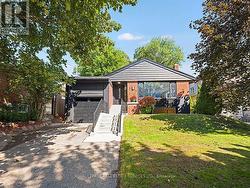 35 FERNALROY BOULEVARD Toronto, ON M8Z 3W2