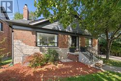 124 GLENWOOD CRESCENT Toronto, ON M4B 1K2