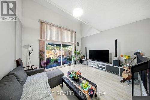 8 - 275 Manse Road, Toronto, ON 