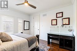 Spacious bedroom with private ensuite - 