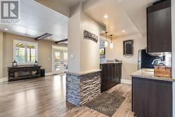 Custom bar for hosting - 