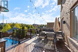 Upper deck with scenic views - 