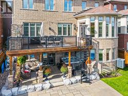 multi-level sitting area - 