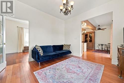 Flexible living spaces, options for formal dining. - 8 Trafalgar Street, St. Catharines (Downtown), ON 