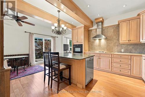 Centre island and access to patio area. - 8 Trafalgar Street, St. Catharines (Downtown), ON 