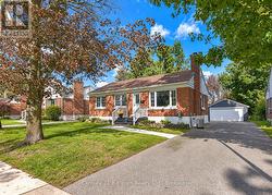 28 BORLAND STREET W Orillia, ON L3V 3R5