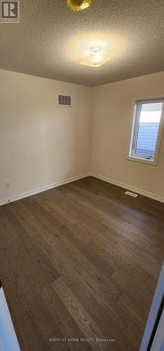 26 PRUDHOE TERRACE , Barrie, Ontario L9J 0W2 5