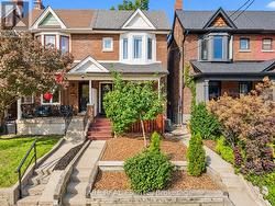 12 HERMAN AVENUE Toronto, ON M6R 1Y2