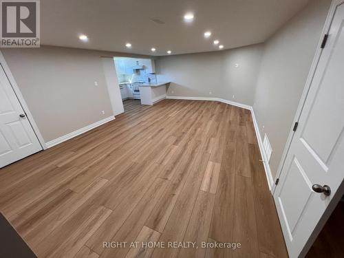 LOWER - 30 NORBERT CRESCENT , Toronto, Ontario M9C 3J9 5