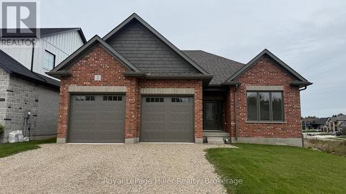 25 AVERY PLACE  Perth East (Milverton), ON N0K 1M0