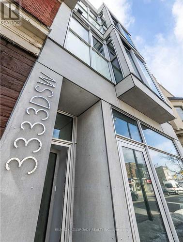 1B - 3333 DUNDAS STREET W , Toronto, Ontario M6P 2A6 2