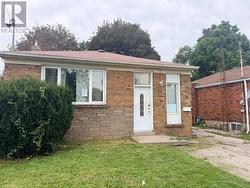 14 LOMBARDY CRESCENT Toronto, ON M1K 4N8