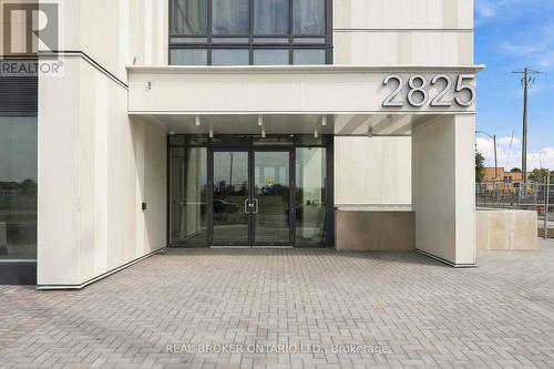 915 - 2825 JANE STREET , Toronto, Ontario M3N 0A8 2