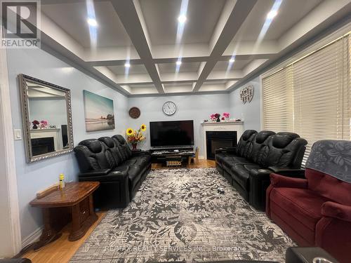 3 NORANDA CRESCENT , Brampton, Ontario L6Y 0M7 4
