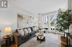 518 - 60 BERWICK AVENUE  Toronto, ON M5P 0A3