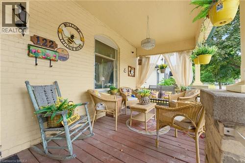 covered front porch - 122 William Street, Brantford, ON 