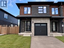 901 ROBERT FERRIE Drive Kitchener, ON N2R 0P2
