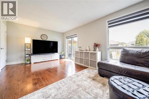 746 MICHAEL DRIVE , Tecumseh, Ontario N8N 5A3 3