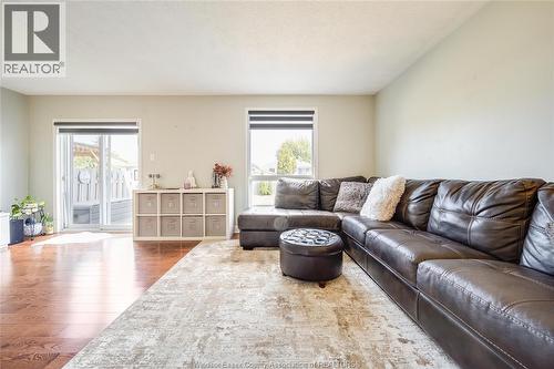 746 MICHAEL DRIVE , Tecumseh, Ontario N8N 5A3 5