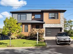15 ALPINE Court Bedford, NS B4A 3J4