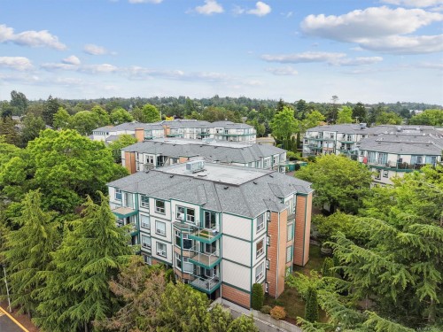 #112-894 Vernon Ave  Saanich, BC V8X 2W6