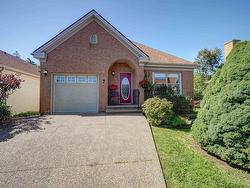7 Compass Rose Court  Bedford, NS B4A 3Y9
