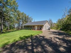 1960 Long Point Rd Burlington, NS B0P 1E0