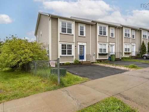 138 Transom Drive  Halifax, NS B3M 4T7