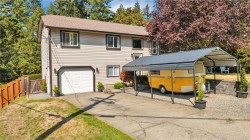 1909 Chaparral Dr Duncan, BC V9L 5M5