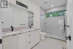 Main bathroom, large window, 24x48 Large tiles - 