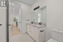 Double vanity Hanstone Quartz - 
