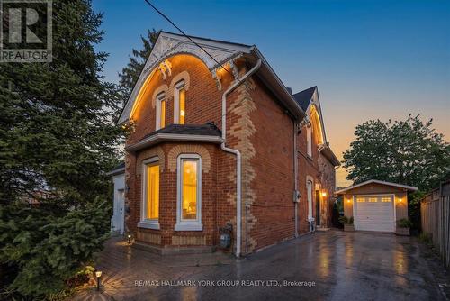 16 SCARBORO STREET  Mississauga, ON L4T 1E4