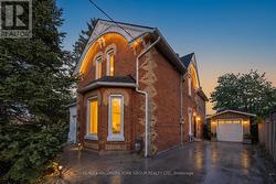 16 SCARBORO STREET Mississauga, ON L4T 1E4